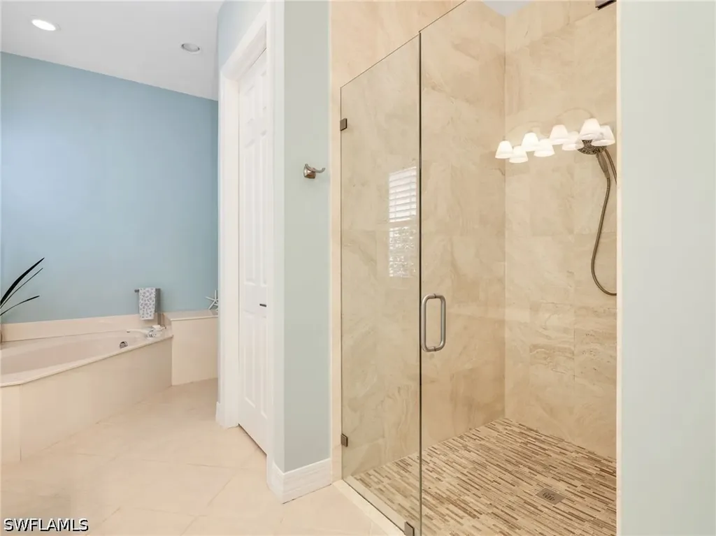 4232 Kensington High Street Naples FL 34105