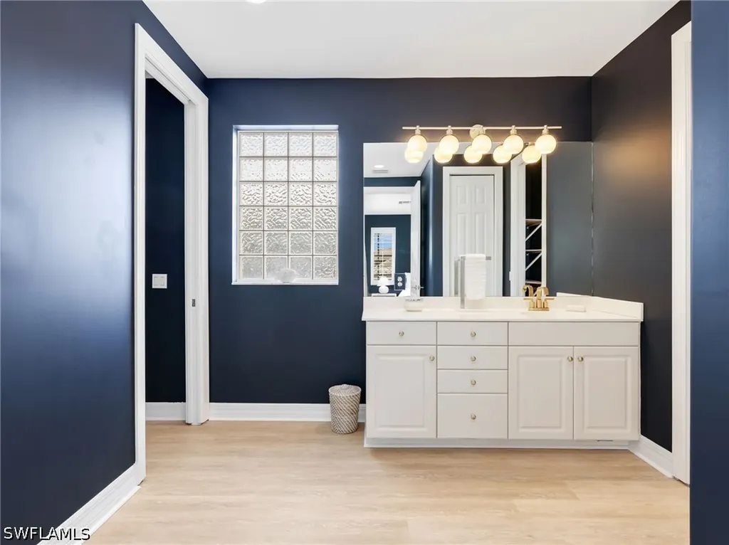 4232 Kensington High Street Naples FL 34105