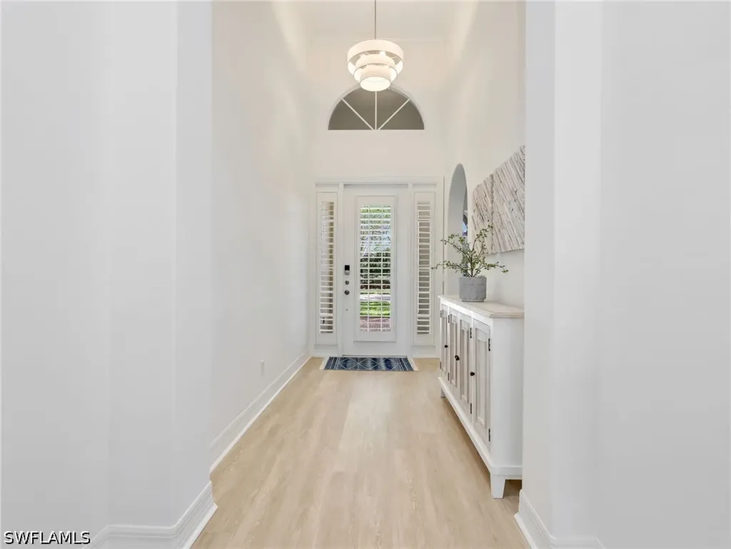 4232 Kensington High Street Naples FL 34105