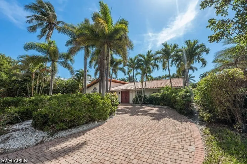 778 Broad Court S Naples FL 34102