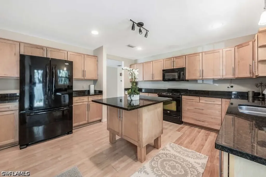 778 Broad Court S Naples FL 34102