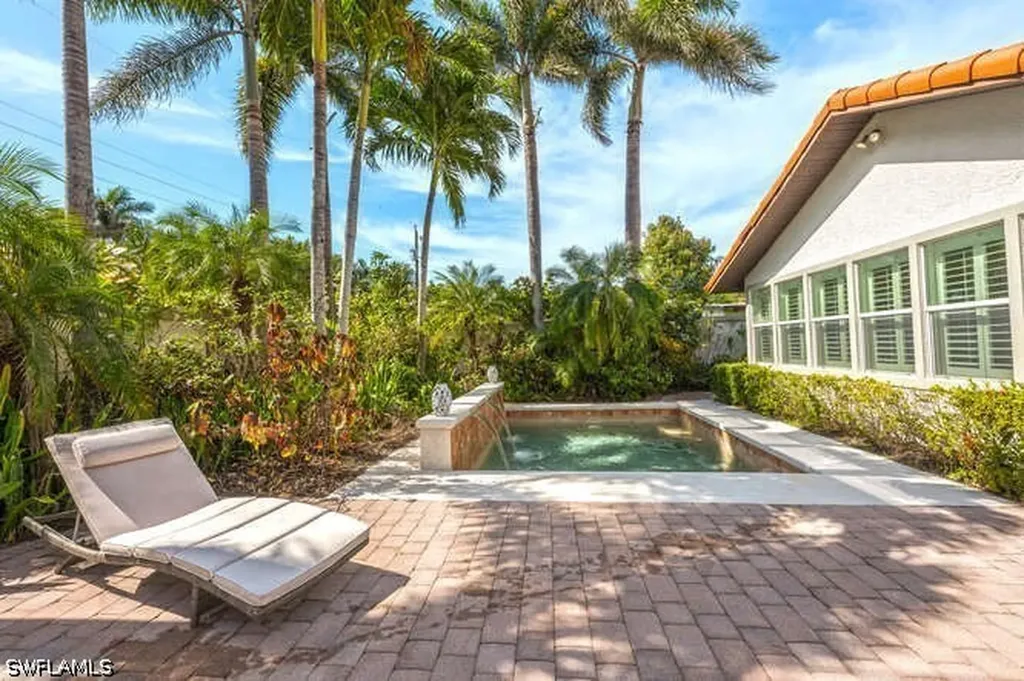 778 Broad Court S Naples FL 34102
