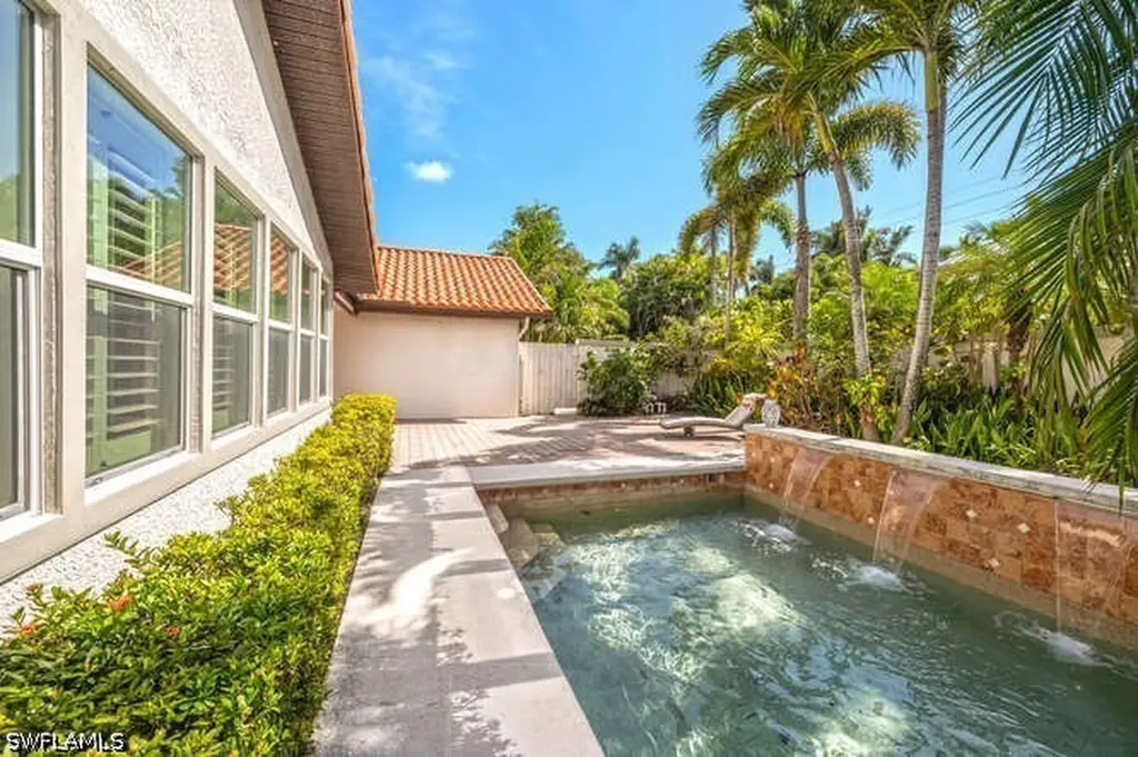 778 Broad Court S Naples FL 34102