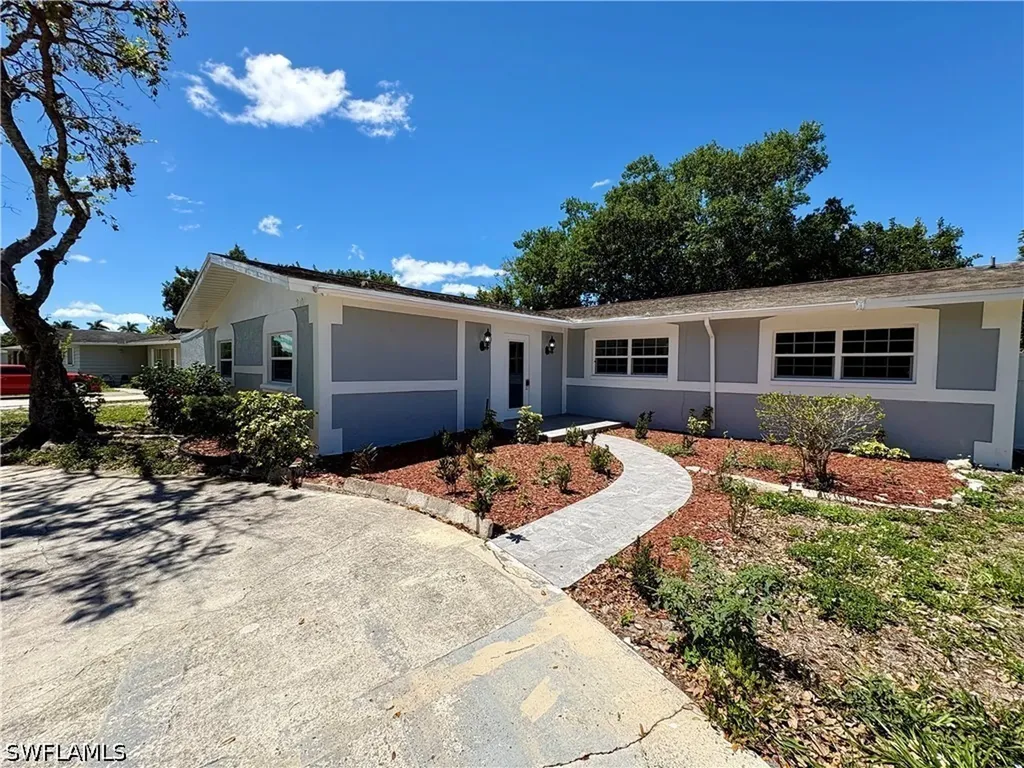 2101 43rd Terrace SW Naples FL 34116