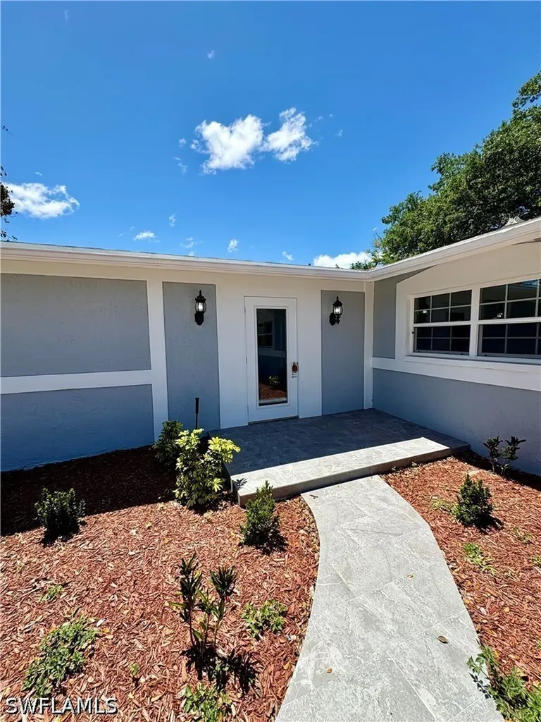 2101 43rd Terrace SW Naples FL 34116