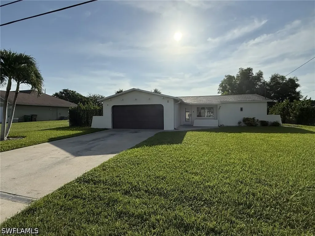 525 SE 11th Court Cape Coral FL 33990