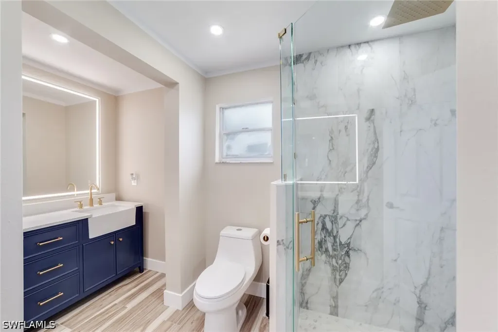 525 SE 11th Court Cape Coral FL 33990