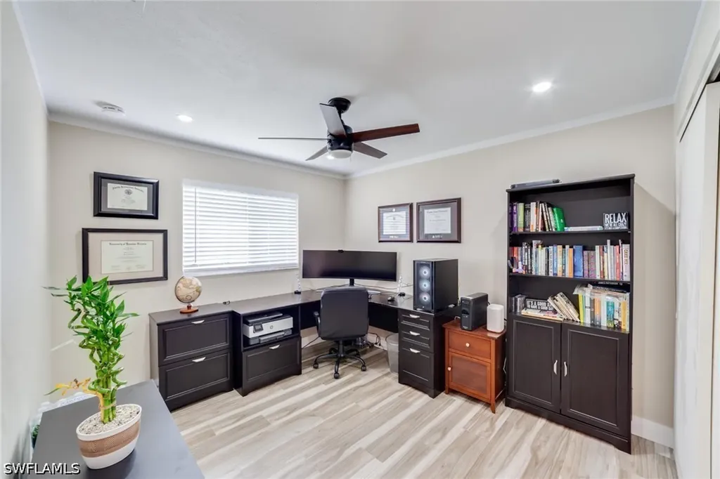 525 SE 11th Court Cape Coral FL 33990
