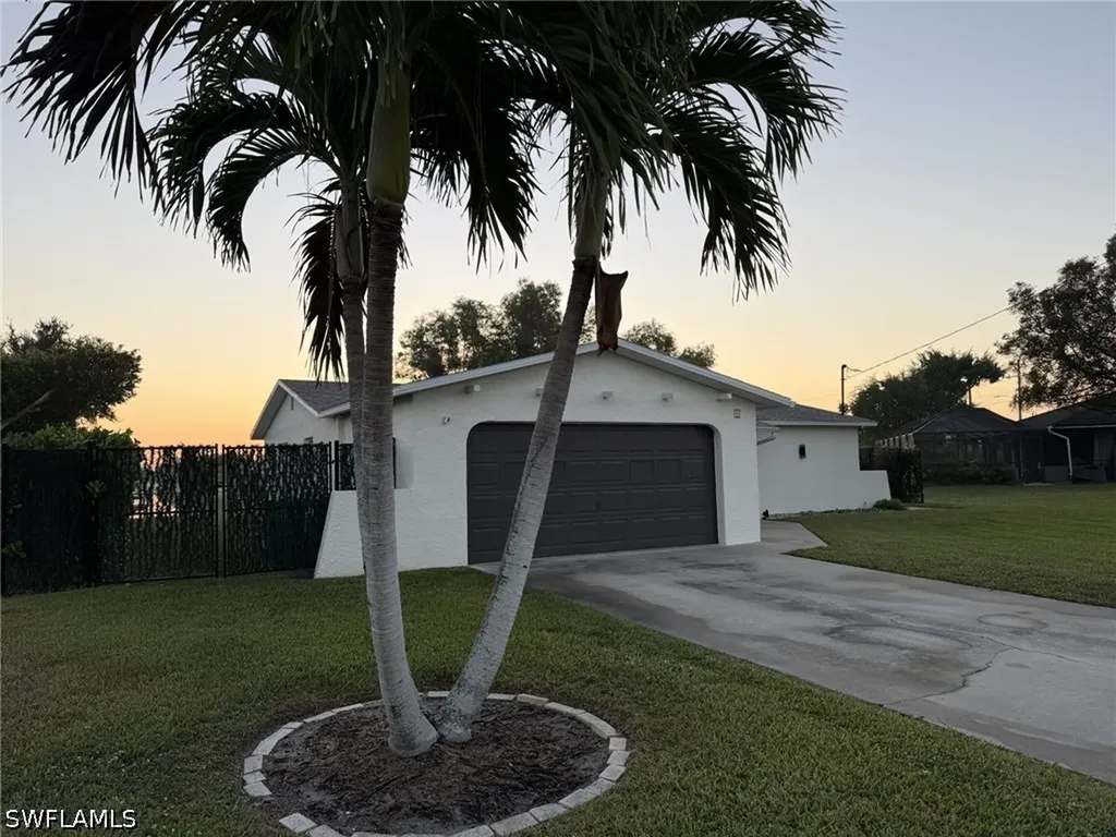 525 SE 11th Court Cape Coral FL 33990