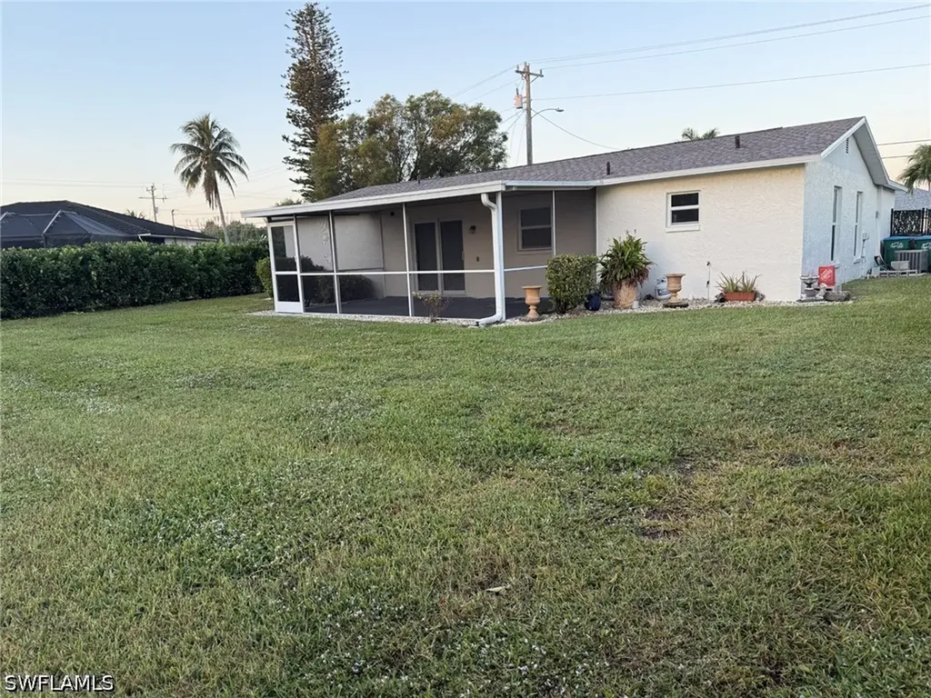 525 SE 11th Court Cape Coral FL 33990