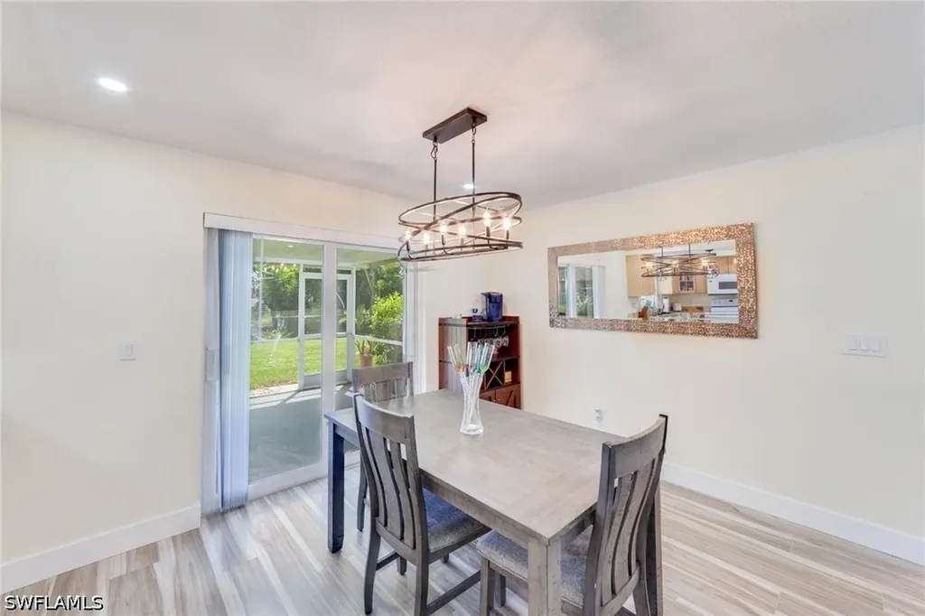 525 SE 11th Court Cape Coral FL 33990