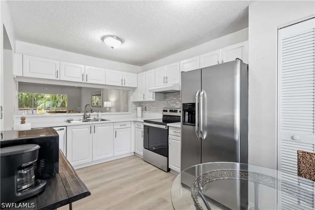 3531 County Barn Road Naples FL 34112