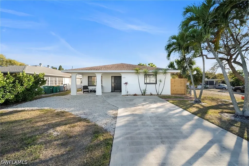 630 99th Avenue N Naples FL 34108