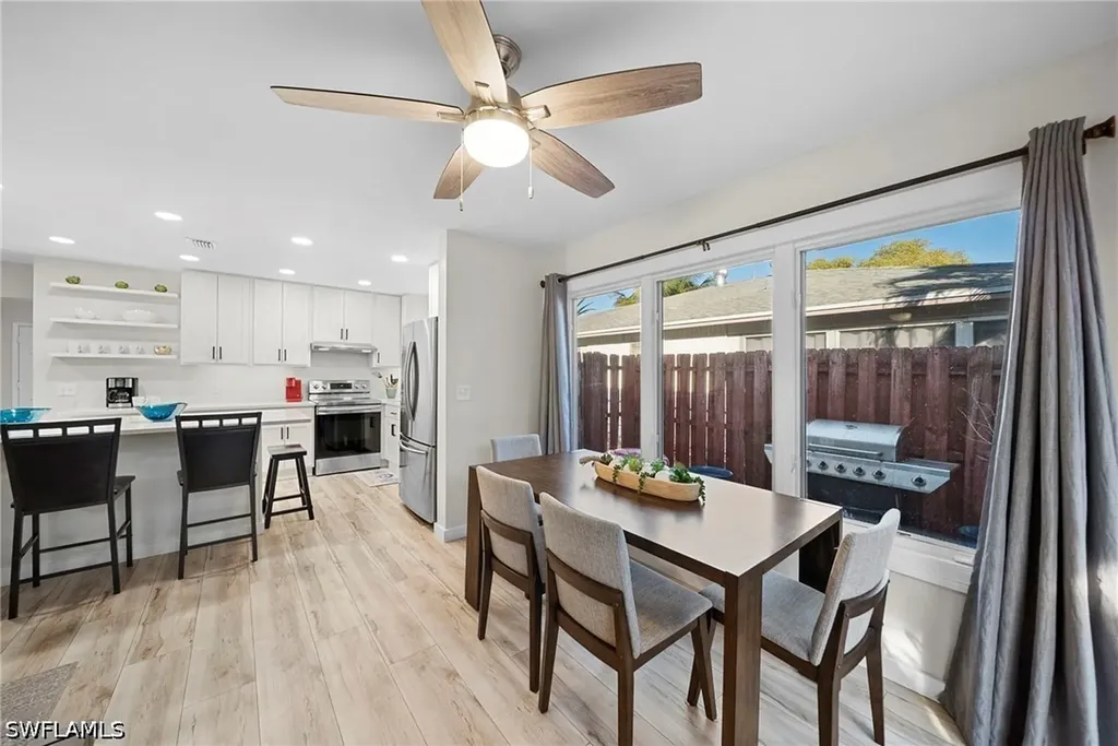 630 99th Avenue N Naples FL 34108