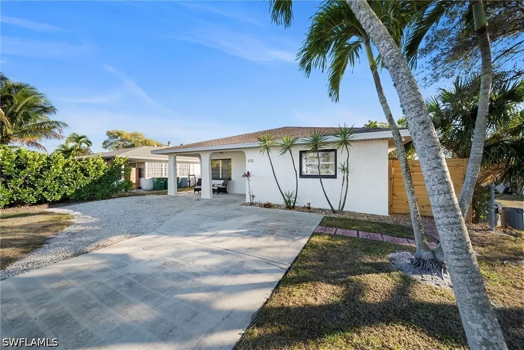 630 99th Avenue N Naples FL 34108