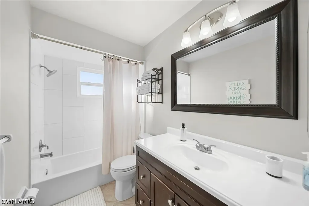630 99th Avenue N Naples FL 34108