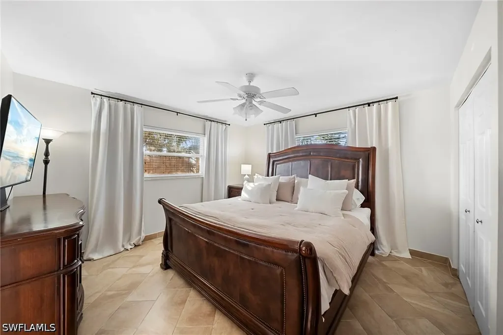 630 99th Avenue N Naples FL 34108