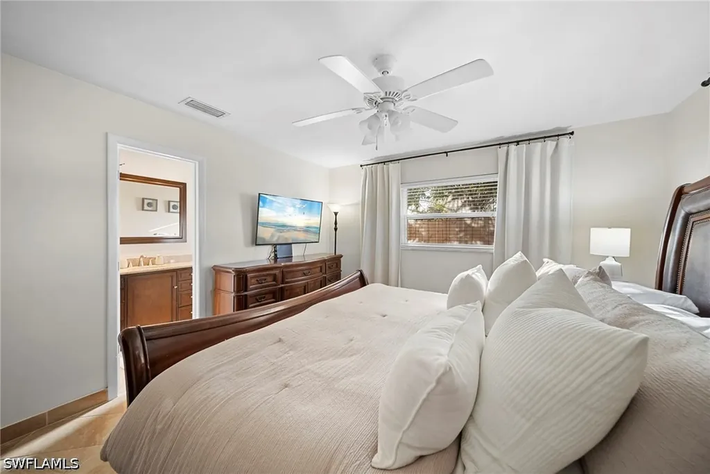 630 99th Avenue N Naples FL 34108