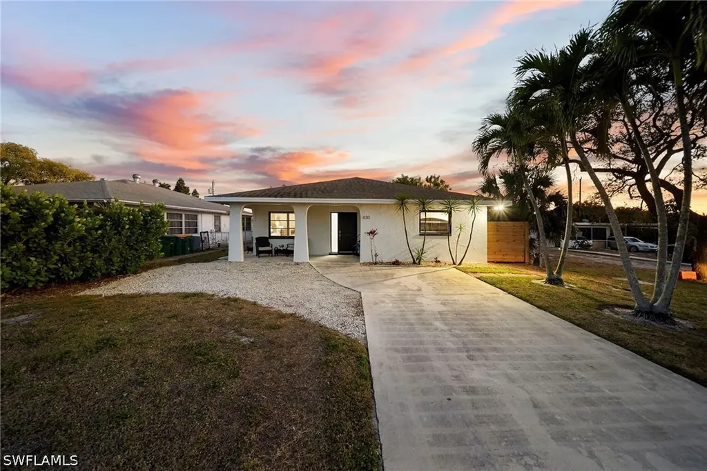 630 99th Avenue N Naples FL 34108