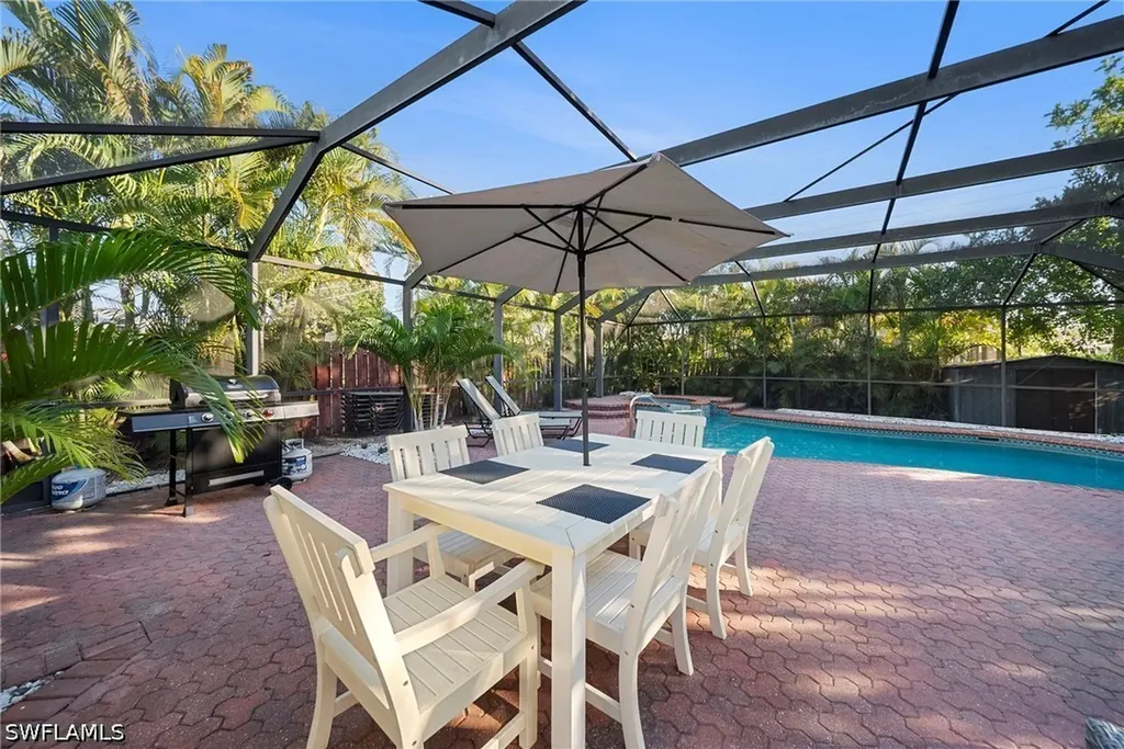 630 99th Avenue N Naples FL 34108