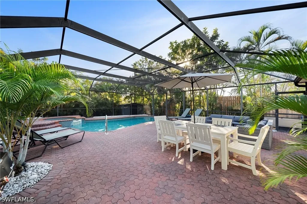 630 99th Avenue N Naples FL 34108