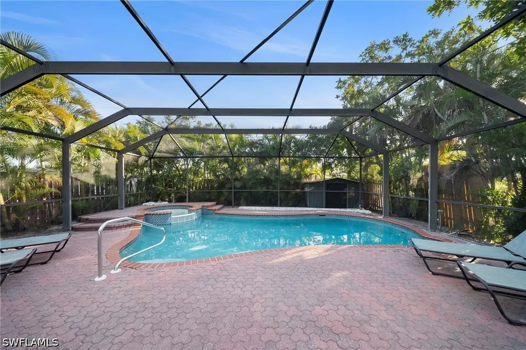 630 99th Avenue N Naples FL 34108