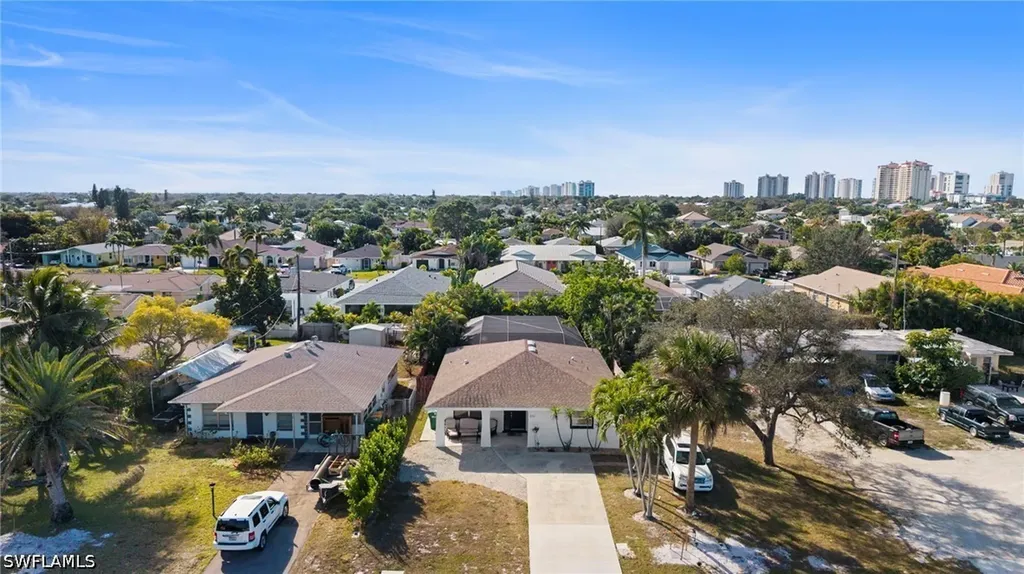 630 99th Avenue N Naples FL 34108