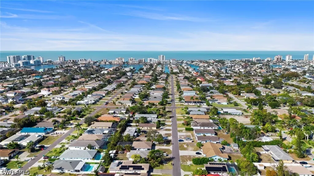 630 99th Avenue N Naples FL 34108