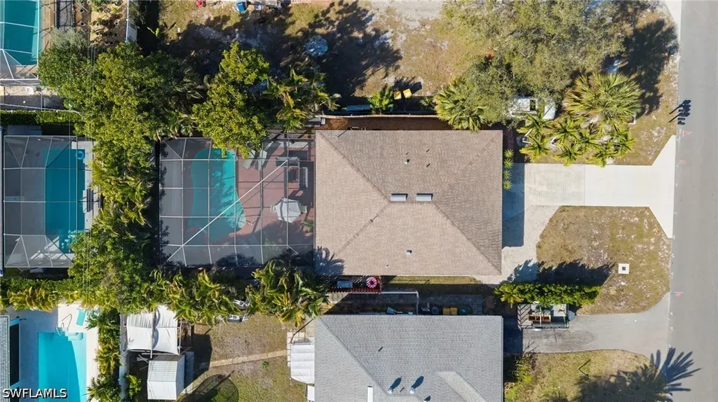 630 99th Avenue N Naples FL 34108