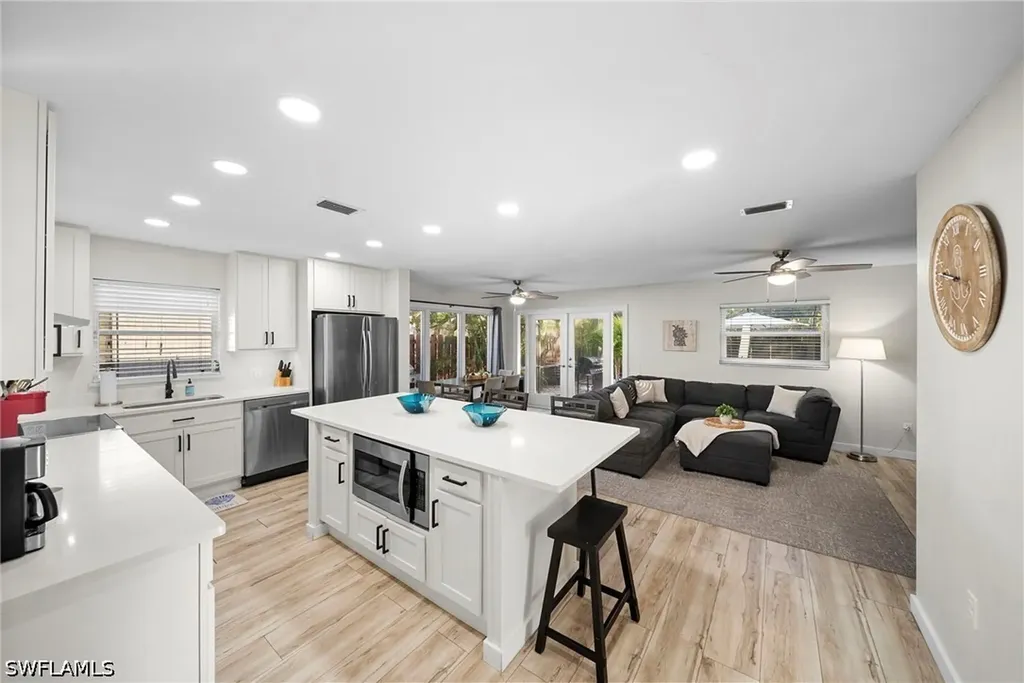 630 99th Avenue N Naples FL 34108