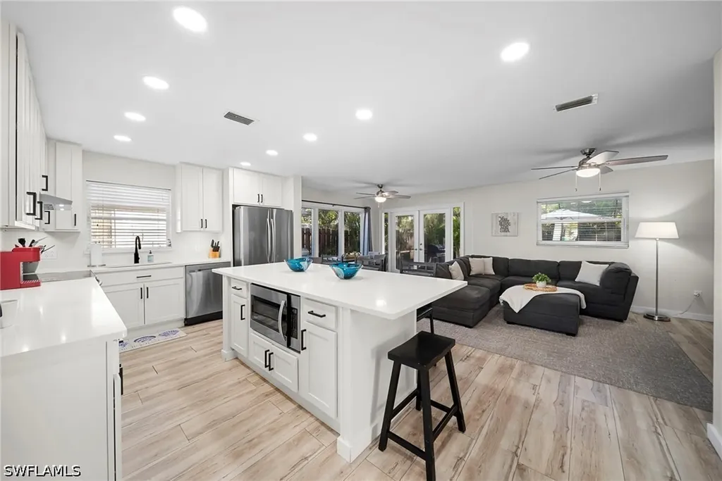 630 99th Avenue N Naples FL 34108