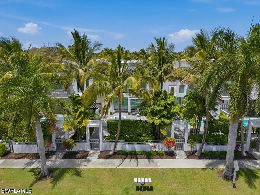 345 Banyan Boulevard Naples FL 34102