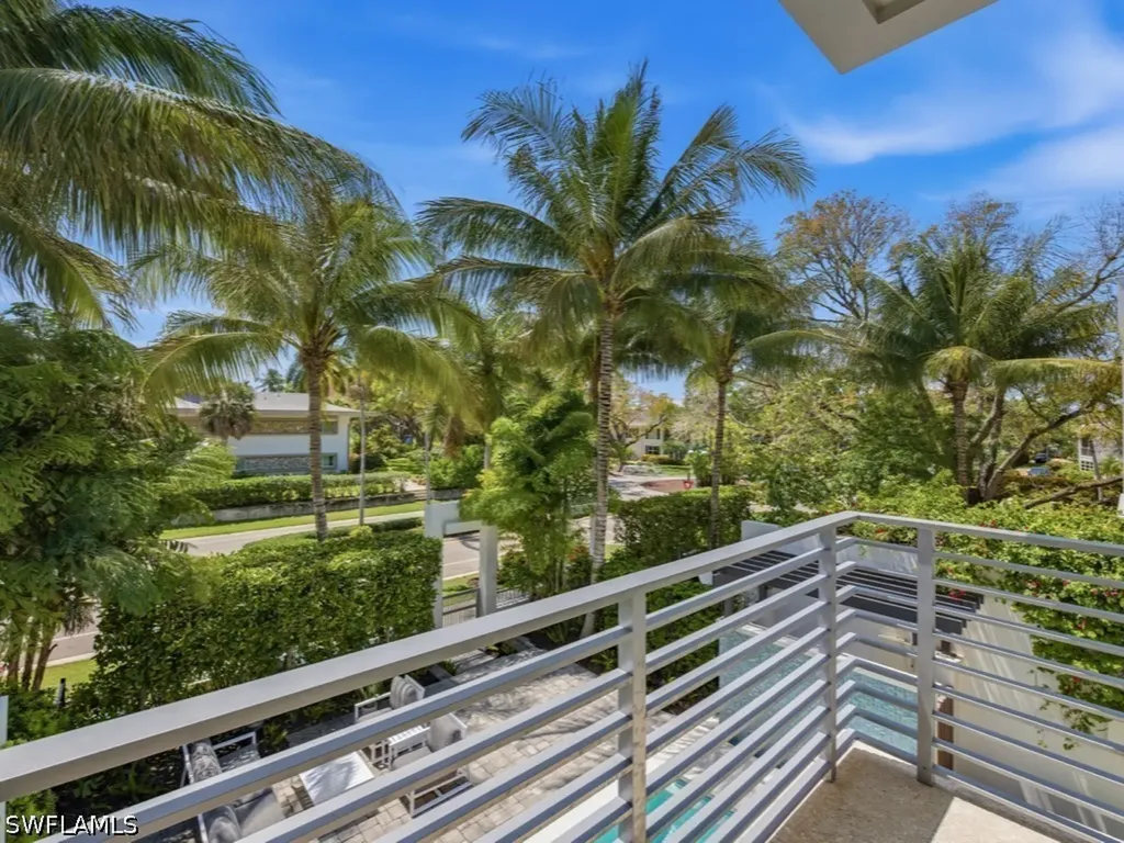 345 Banyan Boulevard Naples FL 34102