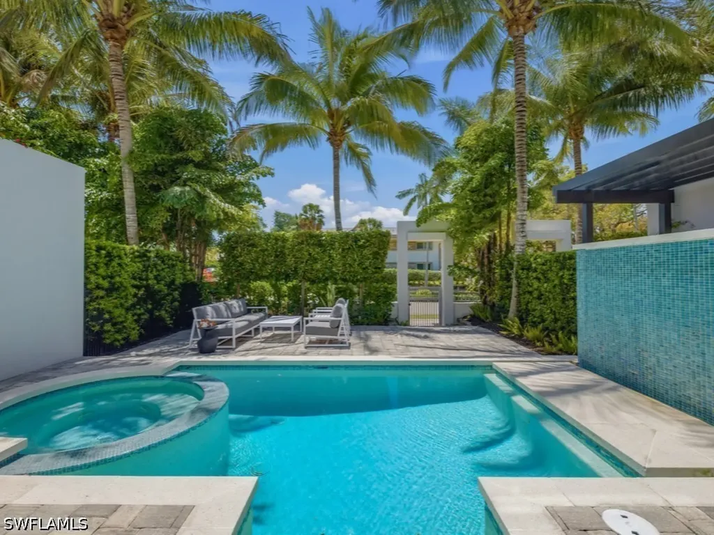 345 Banyan Boulevard Naples FL 34102