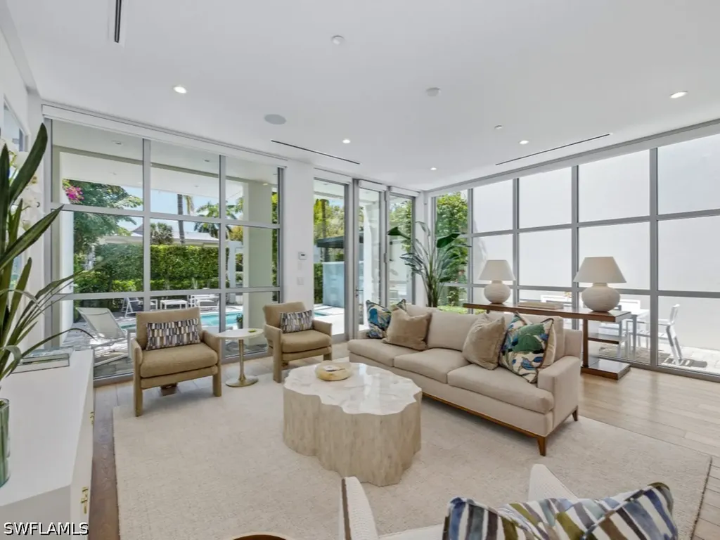 345 Banyan Boulevard Naples FL 34102
