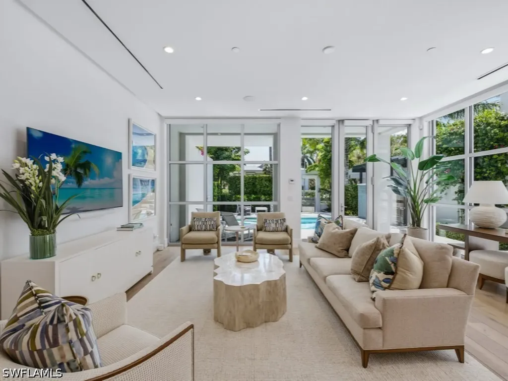 345 Banyan Boulevard Naples FL 34102