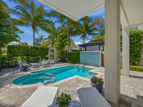 345 Banyan Boulevard Naples FL 34102