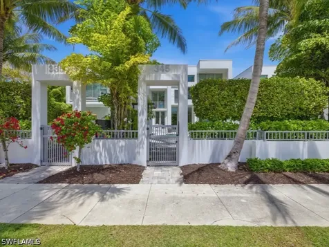 345 Banyan Boulevard Naples FL 34102