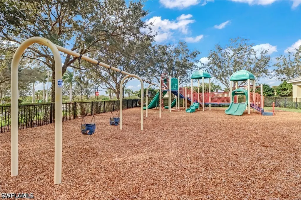 2257 Avocado Lane Naples FL 34120