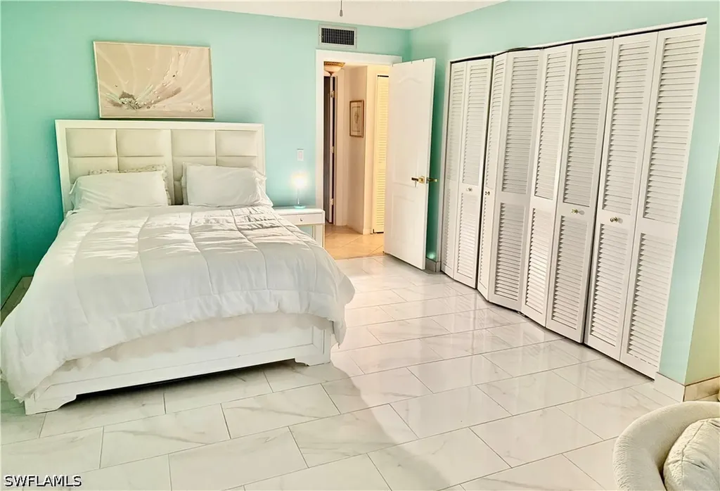 4187 Lakewood Boulevard Naples FL 34112