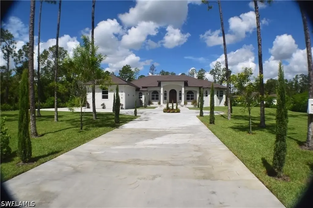 379 25th Street NW Naples FL 34120