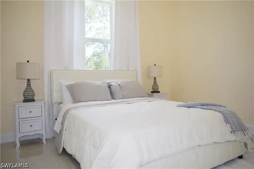 379 25th Street NW Naples FL 34120