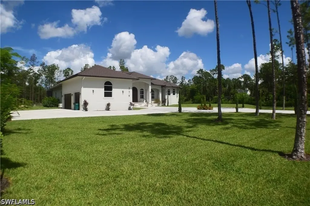 379 25th Street NW Naples FL 34120