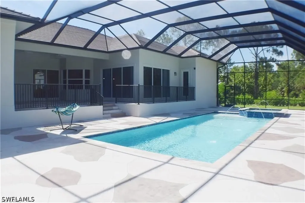 379 25th Street NW Naples FL 34120