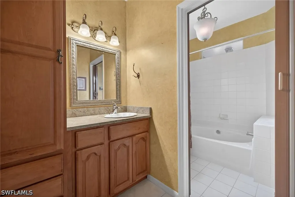 290 Emerald Bay Circle Naples FL 34110
