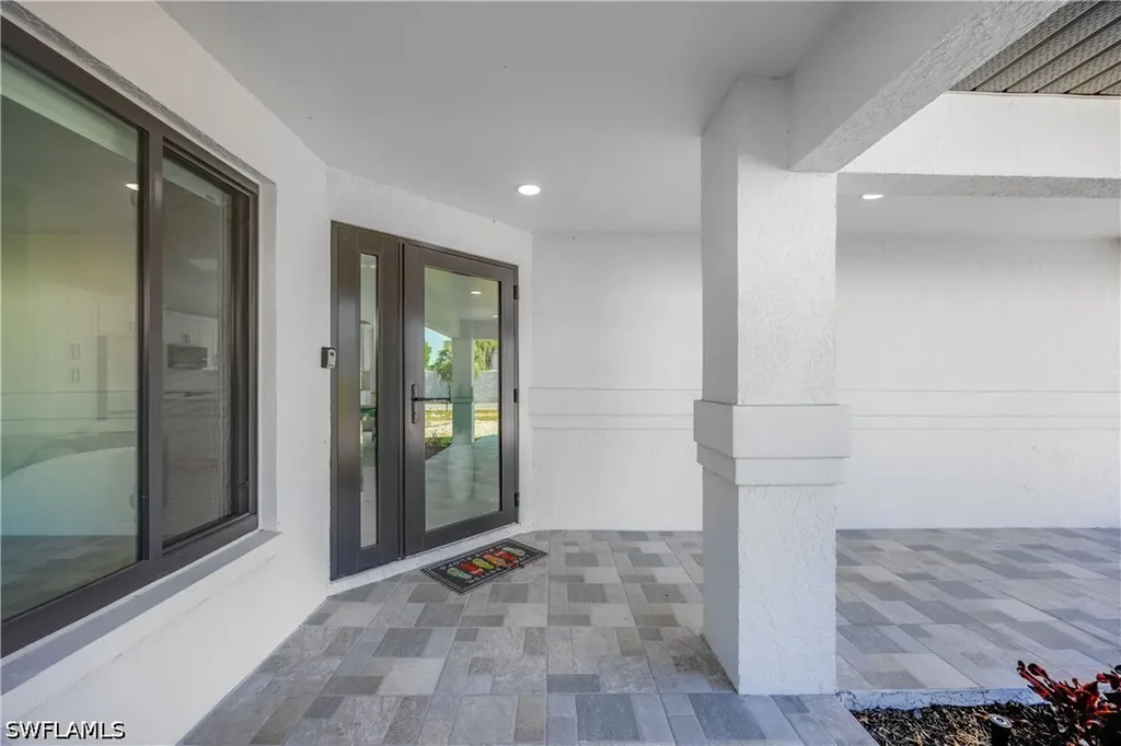 841 91st Avenue N Naples FL 34108