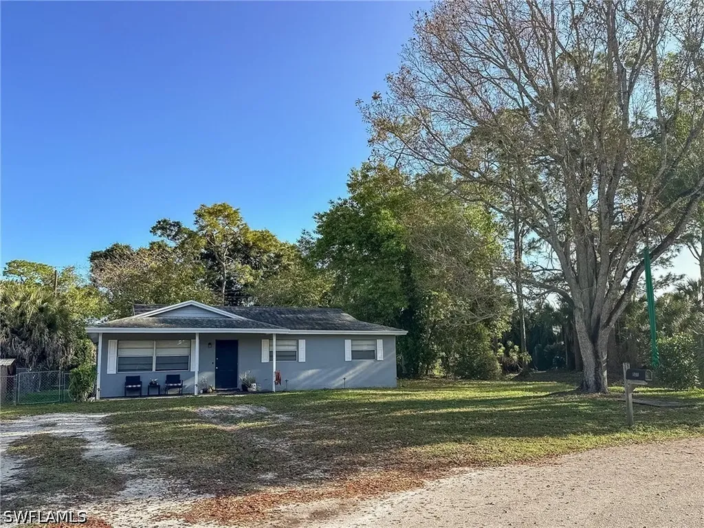 651 Pine Cone Lane Naples FL 34104