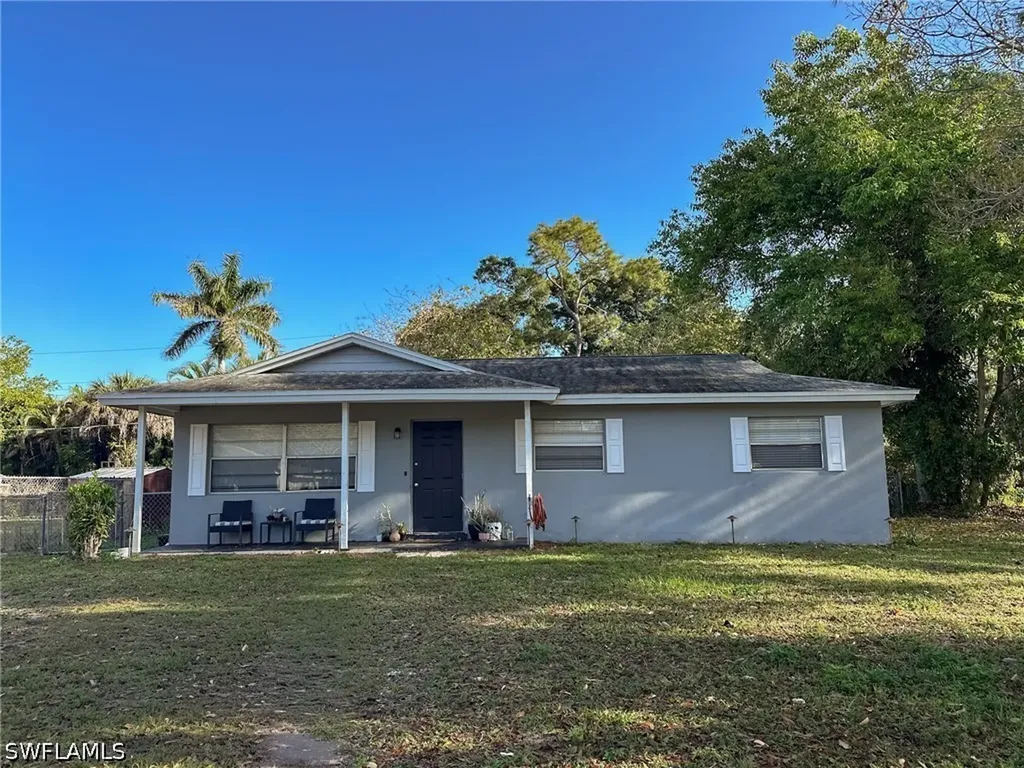 651 Pine Cone Lane Naples FL 34104