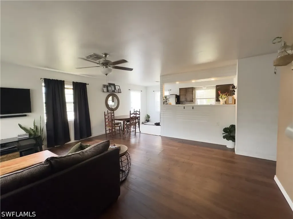 651 Pine Cone Lane Naples FL 34104