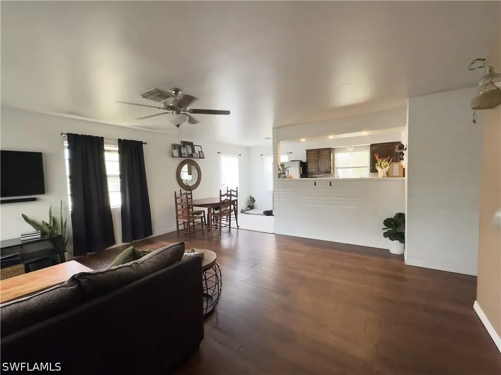 651 Pine Cone Lane Naples FL 34104